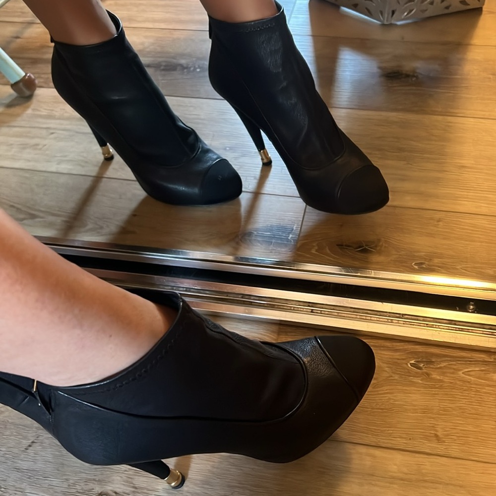 Chanel, size 41 (US 9.5) Elegant Black Ankle Booties, 100% authentic - Picture 16 of 16